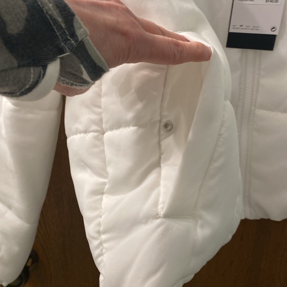 NWT Nike Therma Fit Winter Jacket. Size L - Picture 4 of 8